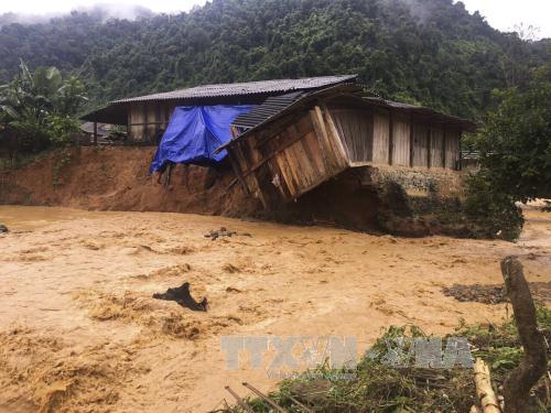 Khẩn trương huy động lực lượng, phương tiện khắc phục hậu quả mưa lũ ảnh 3